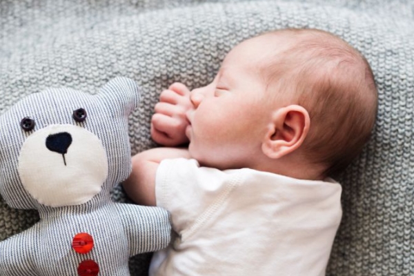 新生儿硬肿症最先出现的部位 四肢是其中之一