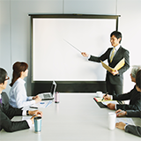 WindowsのMicrosoft 365は月260円のベーシックプランに入っています。
これでワードやExcelを使えています。 iPadのMicrosoft365で、パソコンのと同じアカウントでログインしたんですが、「このアカウントのMicrosoft365のサブスクリプションは見つかりませんでした。」と出て来てしまいます。

どうしてですか？どうしたらいいですか？