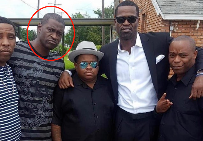  杰克逊（右二）对弗洛伊德印象非常好