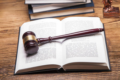 股权转让合同的违约责任怎么写？