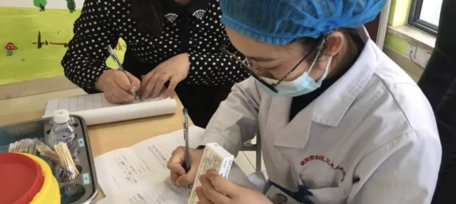 我国女性HPV感染率呈双峰分布,早预防、早保护,远离宫颈癌