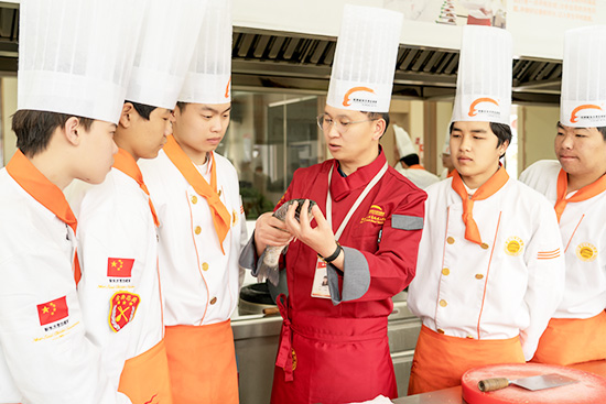 厨师职业分类排行榜 酒店后厨工种等级名称与分工种类有哪些