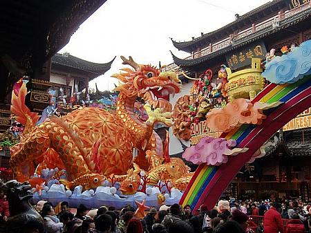 春節中の豫園商城