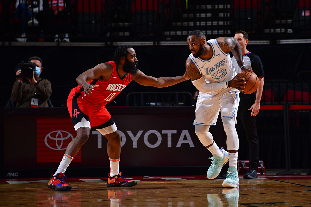 【NBA】综述：勇士1分惊险准绝杀猛龙；湖人客场大胜火箭