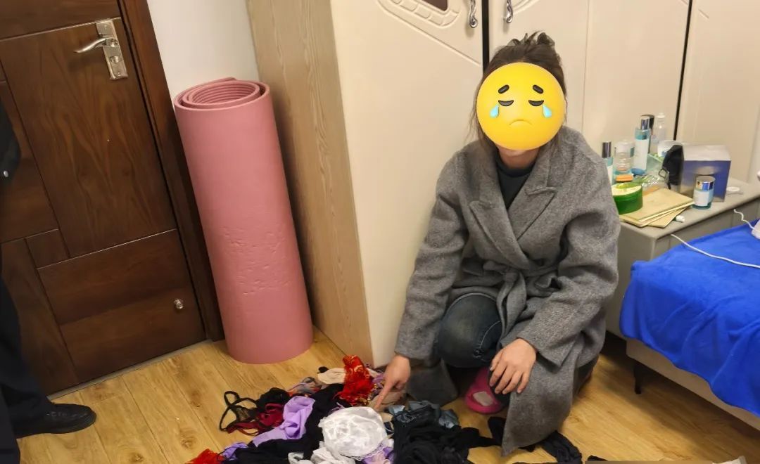 从事色情表演,牟取非法利益!一名主播被当场抓获