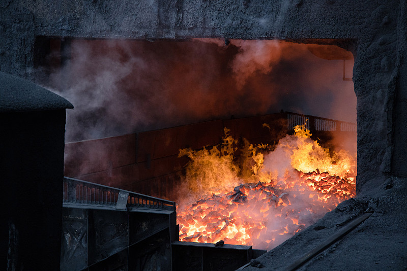 燃烧焦炭图片下载
