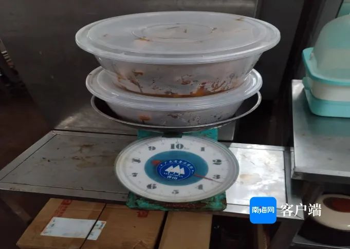 3名村民吃癞蛤蟆中毒后续：文昌对18家饭店联合检查，发现疑似果子狸肉→