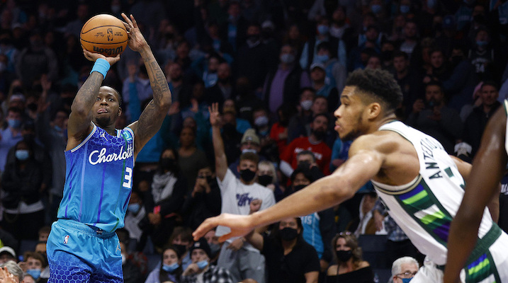 【NBA综述】字母哥空砍43+12雄鹿不敌黄蜂；步行者爆冷胜爵士