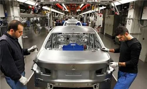 我们花钱买了车,然而车辆的“行驶数据”,却不归我们车主?