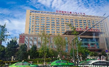 医疗事故谁来赔偿金