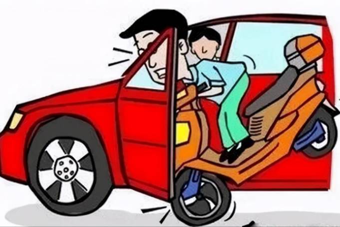 乘客“开门杀”，司机要承担主要责任，冤不冤？