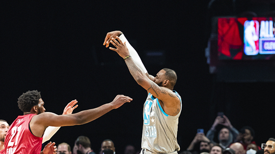 【全明星正赛】詹姆斯绝杀！勒布朗队险胜杜兰特队，库里50分获MVP