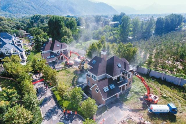 &ldquo;云中漫步&rdquo;项目拆除现场（图片来源：西安晚报）