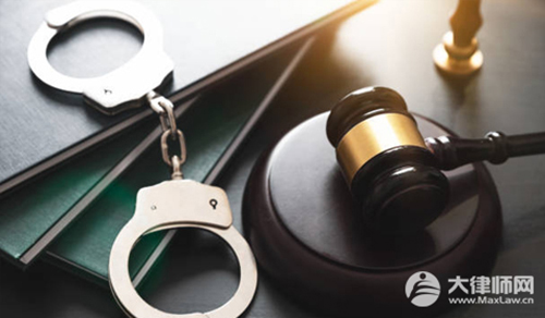 利用别人照片盈利违法吗判几年？