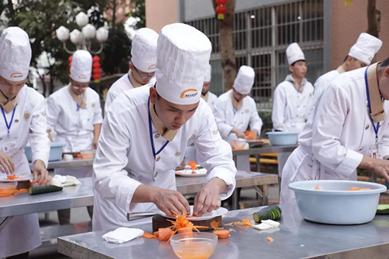 厨师职业分类排行榜 酒店后厨工种等级名称与分工种类有哪些