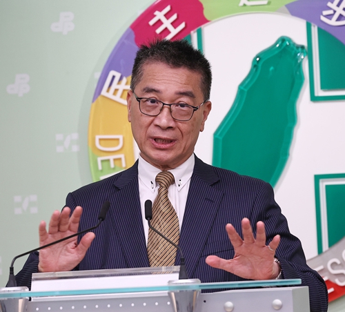 民进党高官否认“台湾光复节” 台湾舆论痛斥：看看日本收不收你？