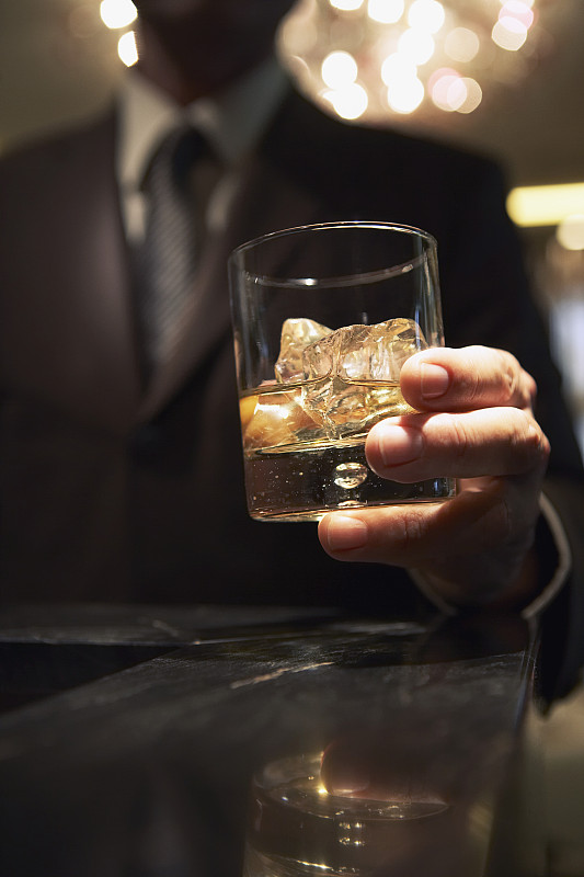 人举行鸡尾酒会图片下载