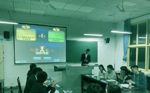 中学生英语辩论赛题目大全