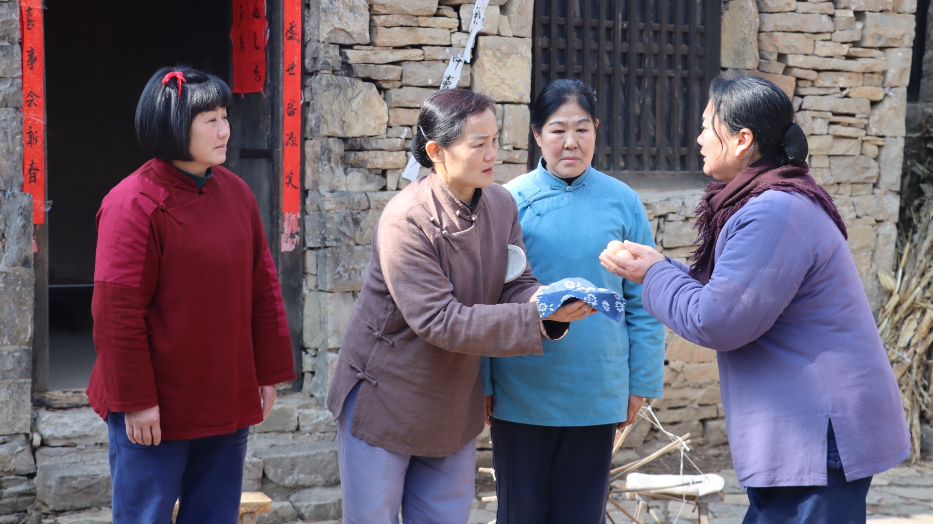 临沂农民小戏小剧演员杨素华：一登场，精神头就上来了。