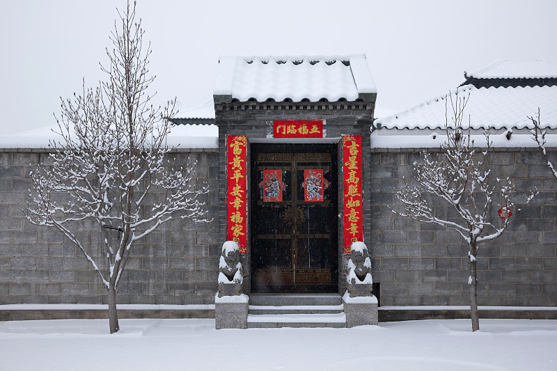 北京雪中胡同民居图片下载