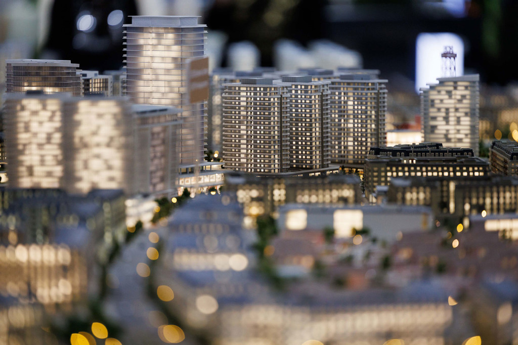 在阿塞拜疆巴库举行的气候变化大会中,展示了绿色城市模型和其他基于气候解决方案的展览。