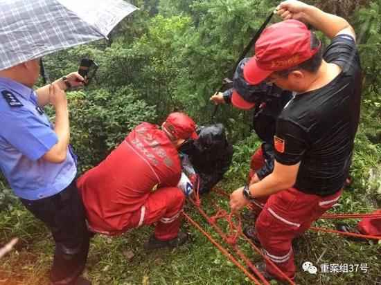 ▲遇难女孩赵某的遗体被找到。 资料图片