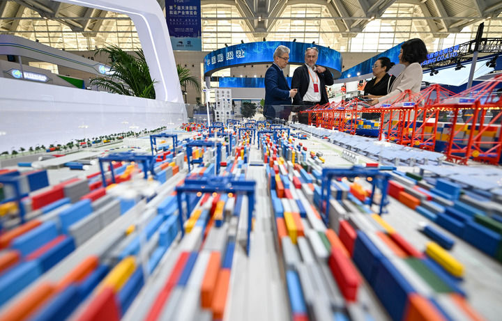 应变求新多元支撑 我国外贸顶压稳增显韧性