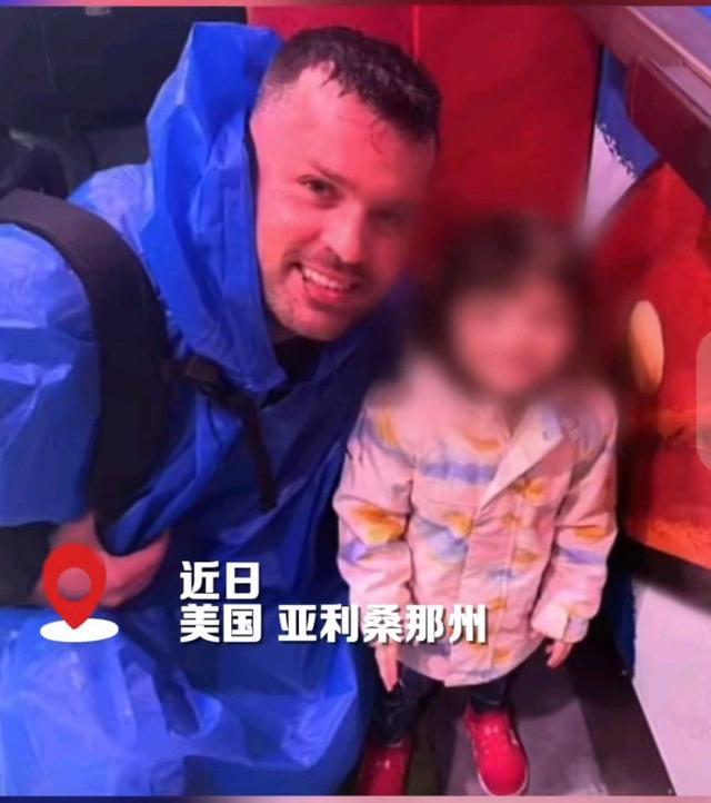 男子将2岁女儿扔车内 暴晒3小时死亡